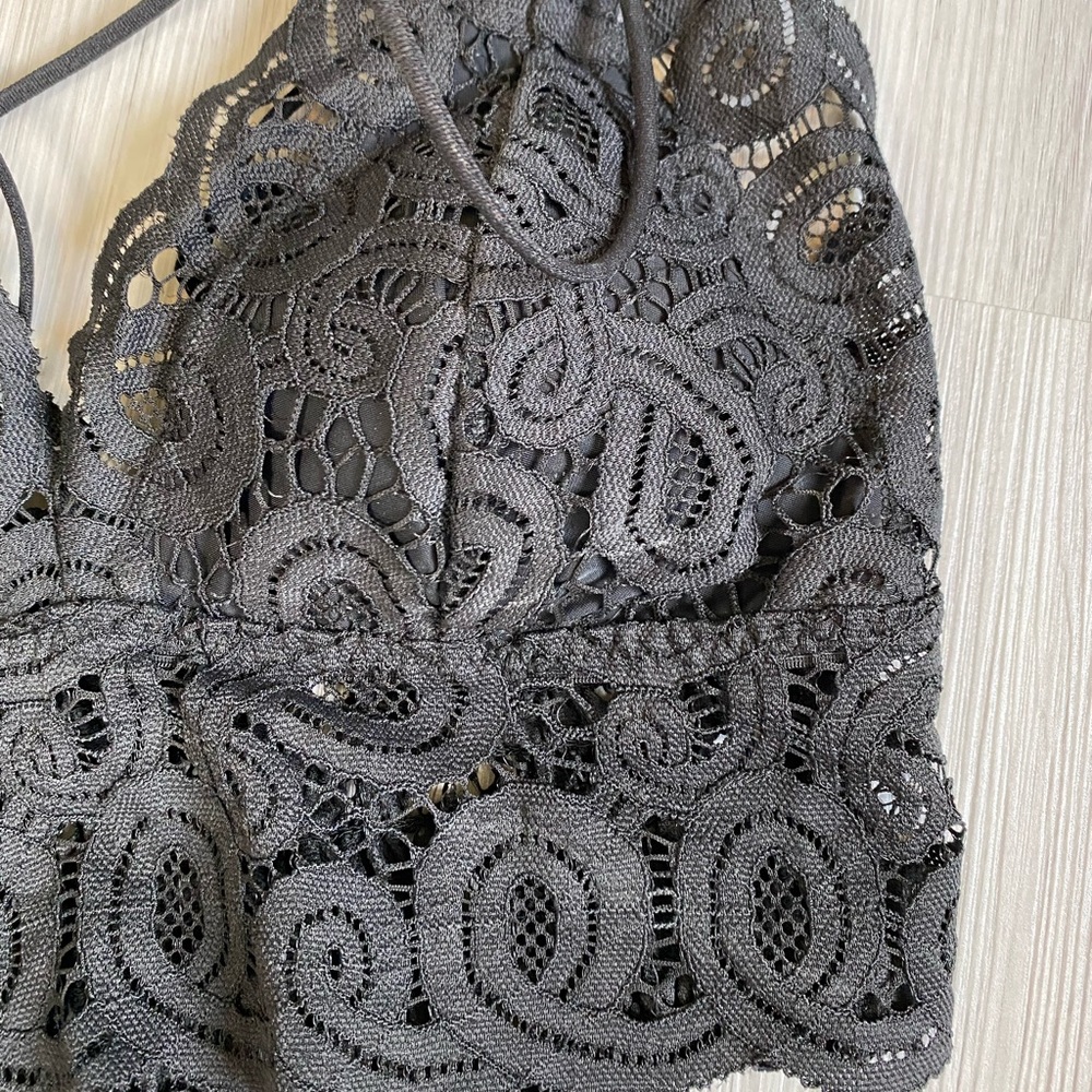 PINK Victoria’s Secret black lace bralette Small - Picture 9 of 9